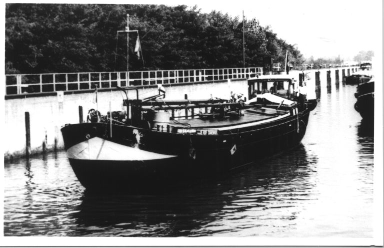 1960 - 3 Hagenaars naast elkaar in Oude Wetering